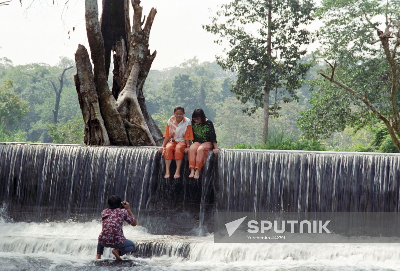 LAOS FALLS