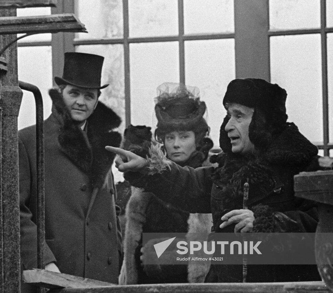ZARKHI YAKOVLEV SAMOILOVA SHOOTING FILM