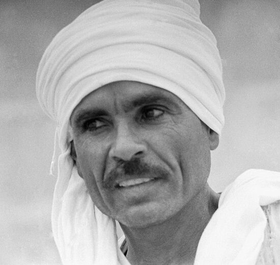 BEIRUT INHABITANT TURBAN