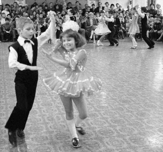 CONTEST BALL-ROOM DANCING RADUGA