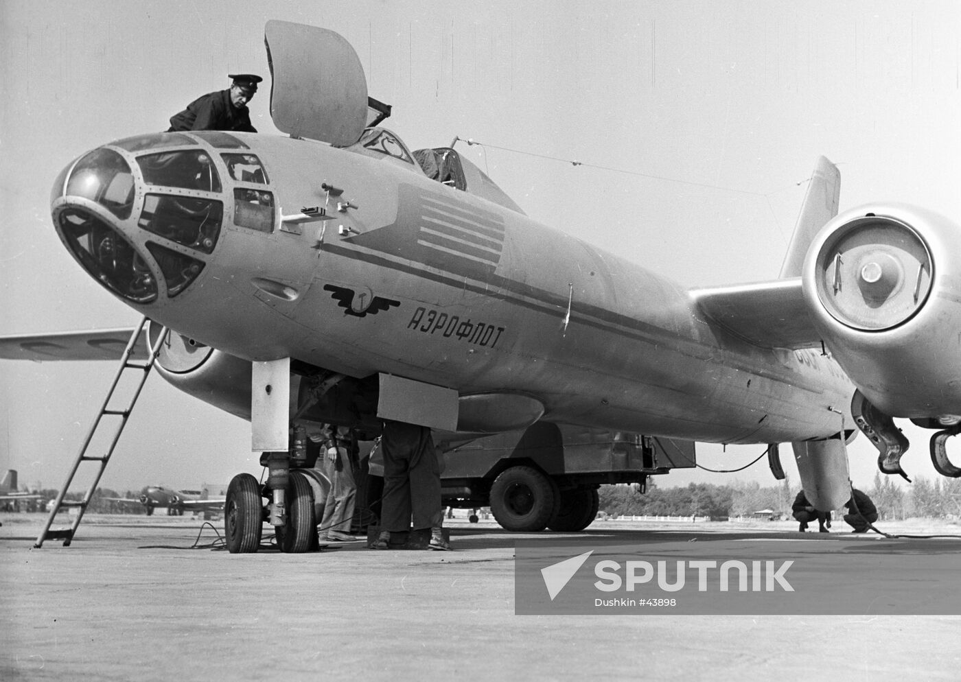 IL-28 PLANE AIRFIELD