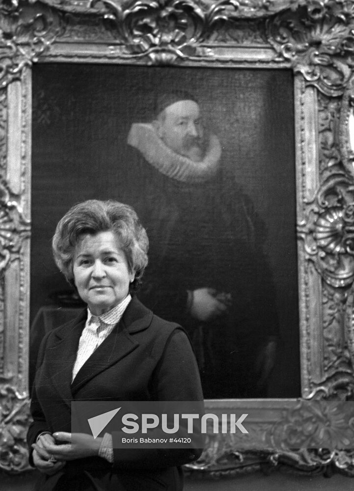 ANTONOVA DIRECTOR MUSEUM