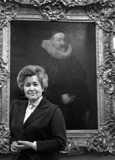 ANTONOVA DIRECTOR MUSEUM