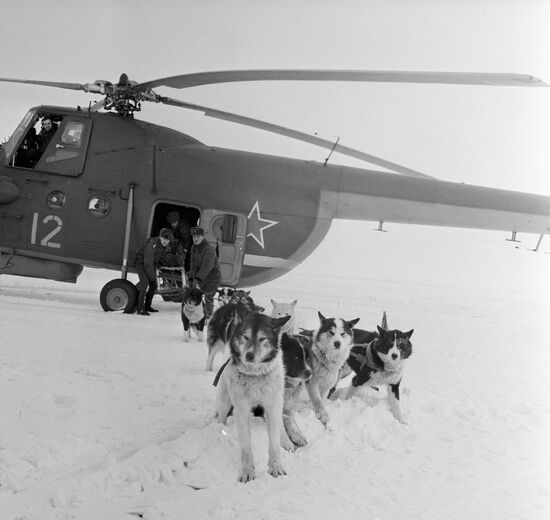 FRONTIER GUARDS HELICOPTER LOAD DOG-DRAWN SLEDGE