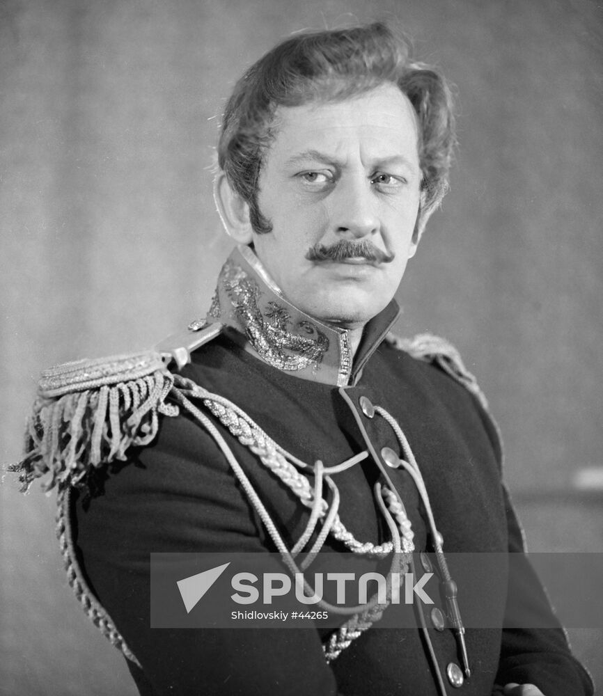 ARTIST YEVSTIGNEYEV SOVREMENNIK