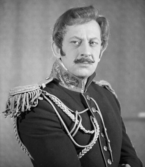 ARTIST YEVSTIGNEYEV SOVREMENNIK