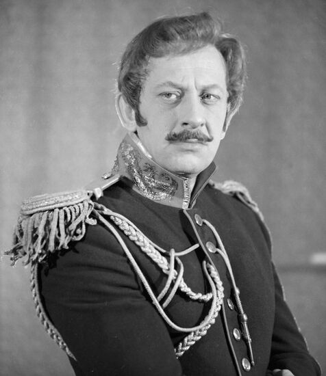 ARTIST YEVSTIGNEYEV SOVREMENNIK