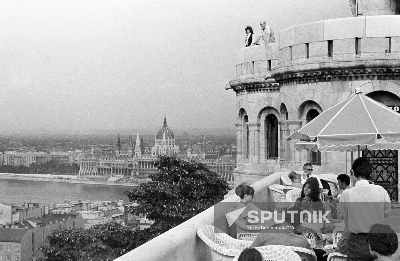 Street cafe in Fisherman's Bastion