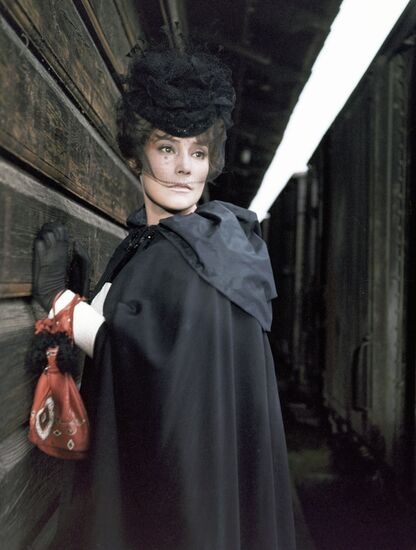 ANNA KARENINA SAMOILOVA