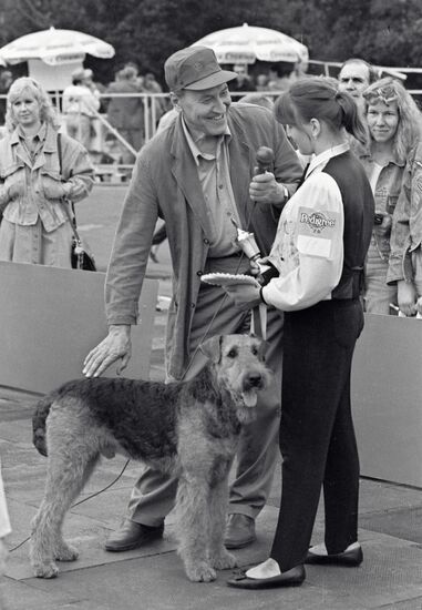 AIREDALE DROZDOV EXHIBITION 