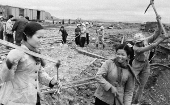 VIETNAMESE REBUILDING RAILROAD