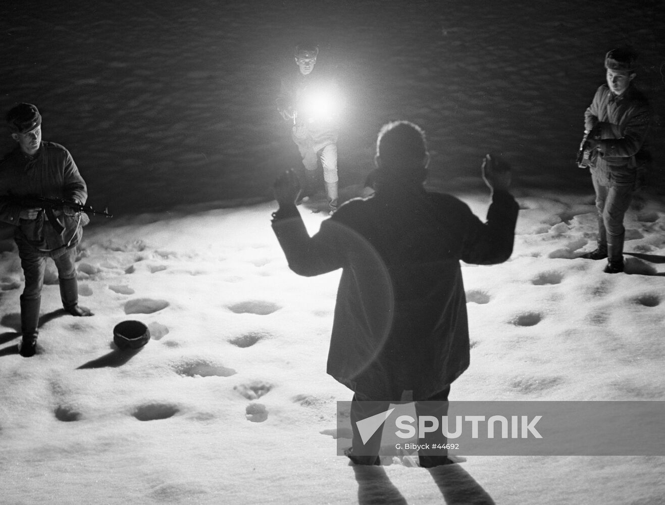 BORDER GUARDS DETAINMENT EXERCISE NIGHT SNOW