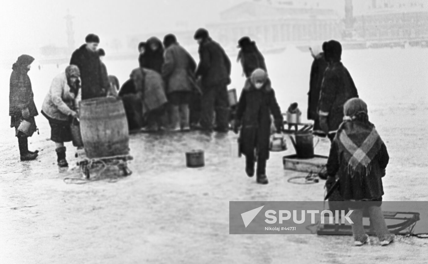 Leningrad Blockade Residents Ice-Hole Water Great Patriotic War