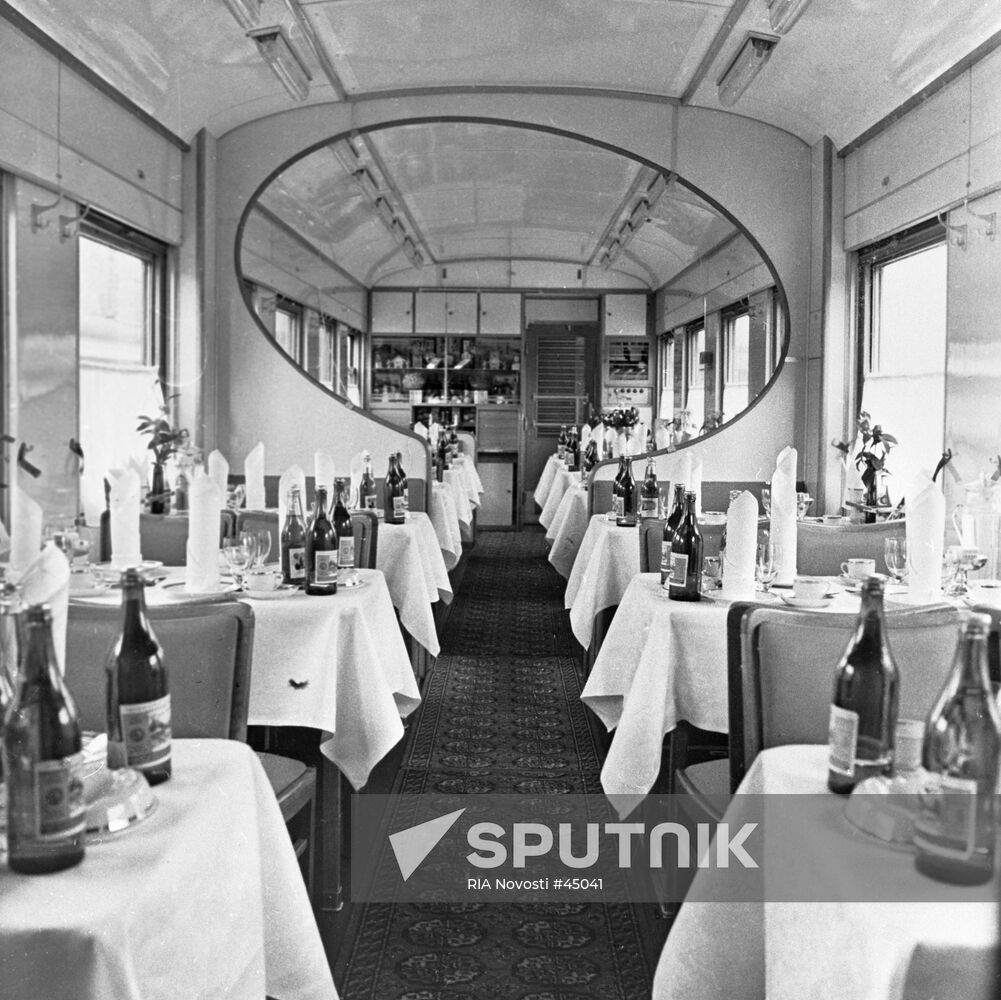 TRAIN DINING CAR