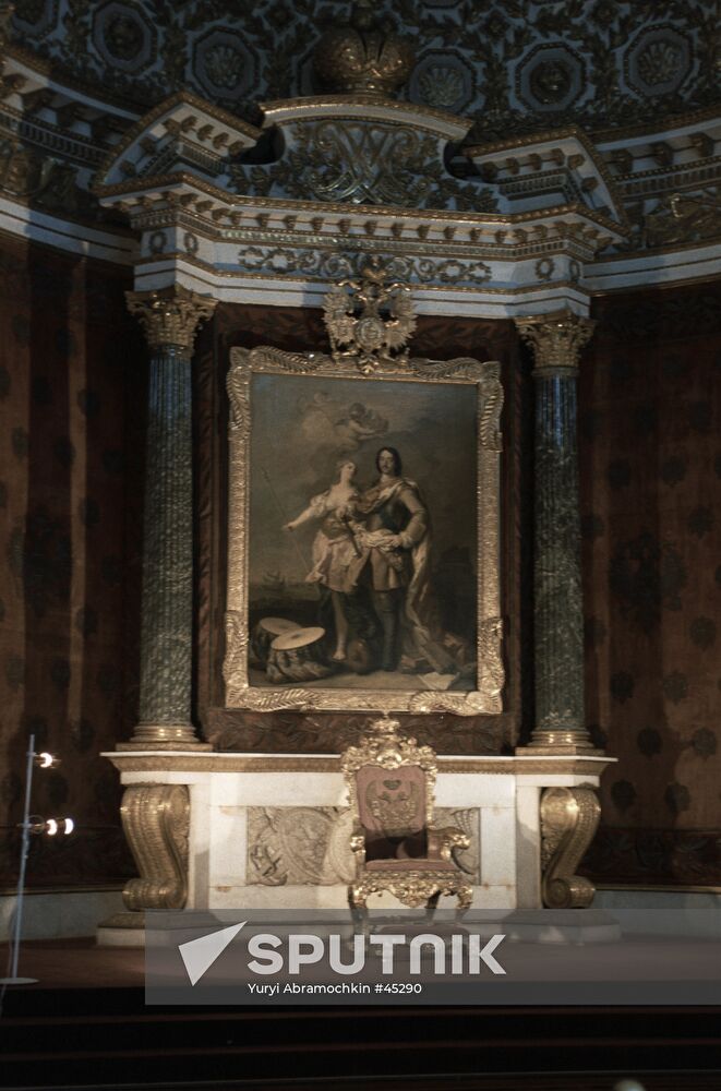 HERMITAGE THRONE 