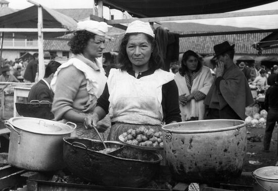 MARKET WOMAN MARKET