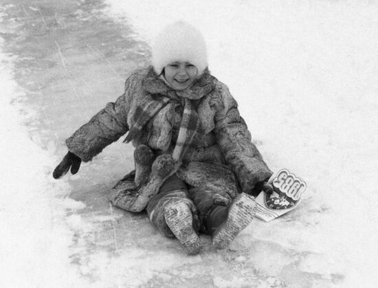 SMALL GIRL ICE SLIDE
