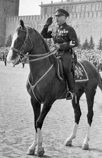 VOROSHILOV PARADE RED SQUARE