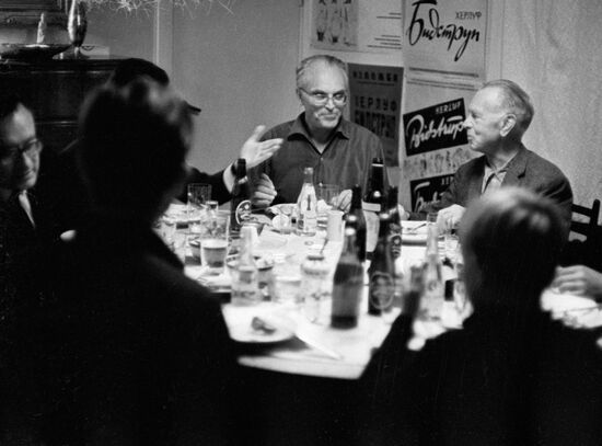 BIDSTRUP FATHER FAMILY DINNER