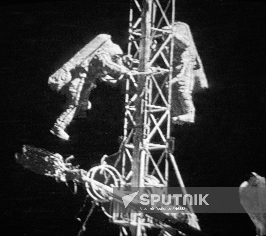 COSMONAUTS AVDEYEV AFANASYEV SPACEWALK