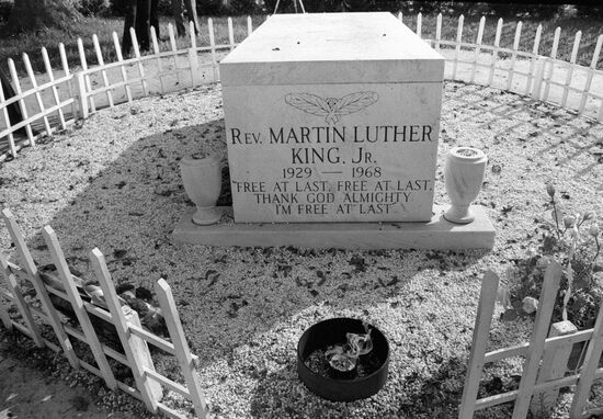 MARTIN LUTHER KING GRAVE
