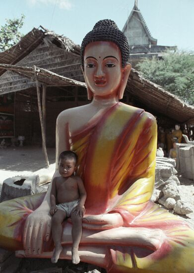 CHILD STATUE BUDDHA