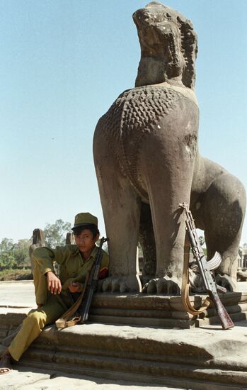 SOLDIER SCULPTURE 