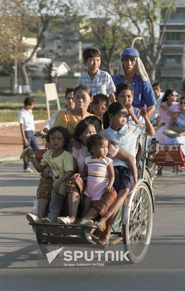 FAMILY RICKSHAW DRIVE