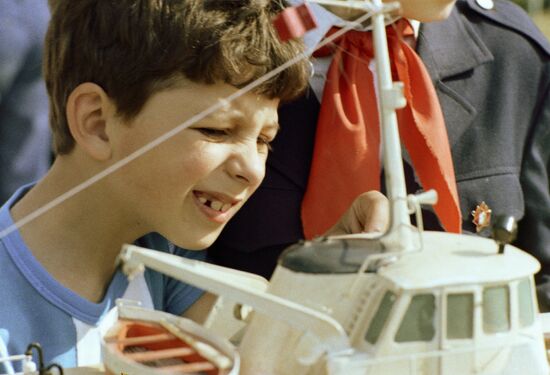 BOY BOAT MODEL