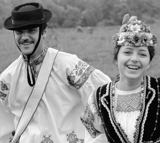 ENSEMBLE CARPATHIAN COSTUME