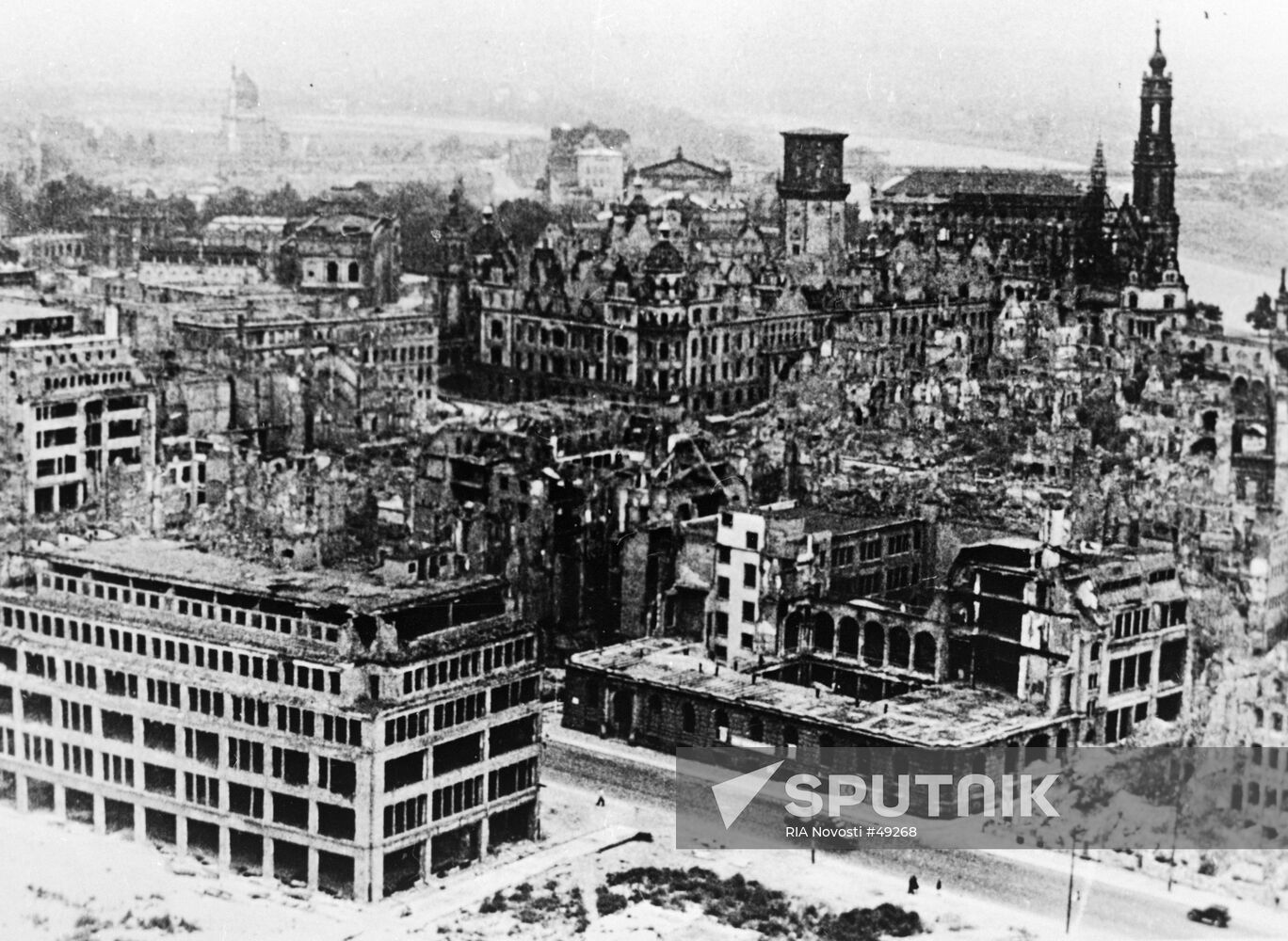 DRESDEN RUINS