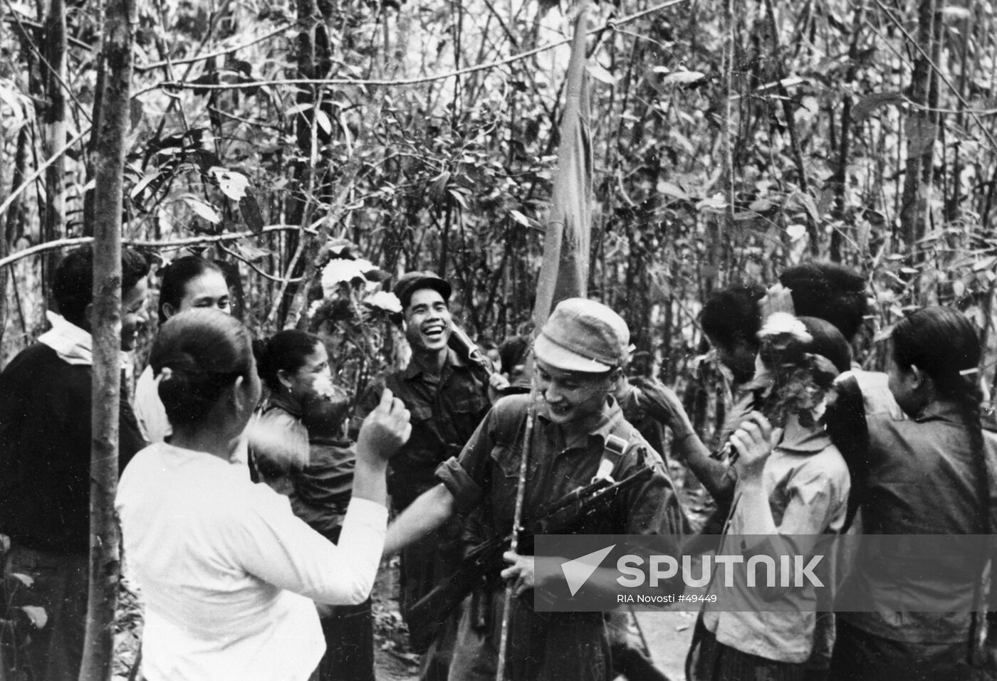 LAOS PEOPLE WELCOME SOLDIERS JOY