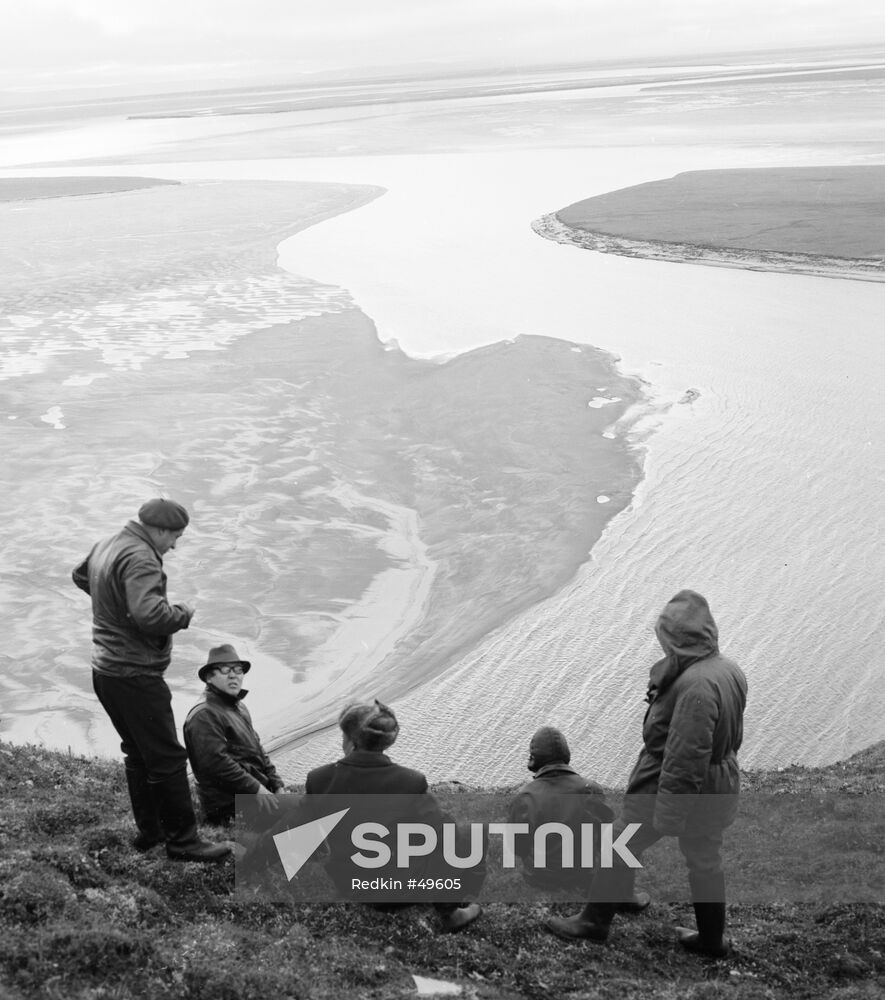 TOURISTS LENA RIVER ESTUARY
