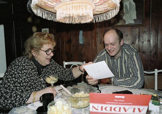 GALINA VOLCHEK DENIS YEVSTIGNEYEV