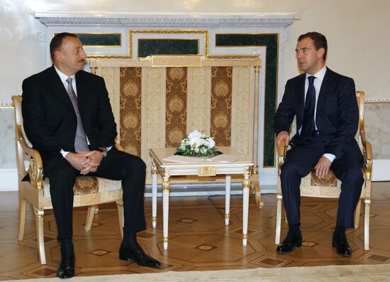 Russian and Azeri presidents meet in St.Petersburg