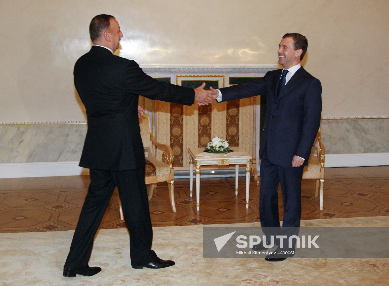 Russian and Azeri presidents meet in St.Petersburg