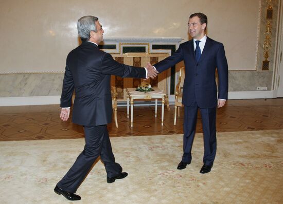 Russian and Armenian presidents meet in St. Petersburg