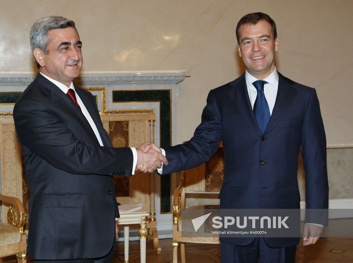 Russian and Armenian presidents meet in St. Petersburg