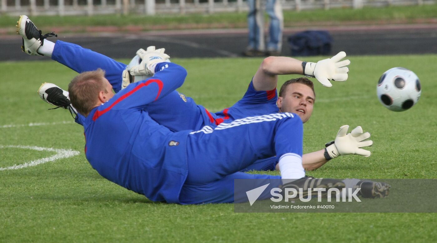 Russian national football team holds open training session