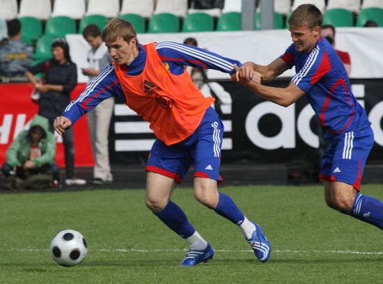 Russian national football team holds open training session