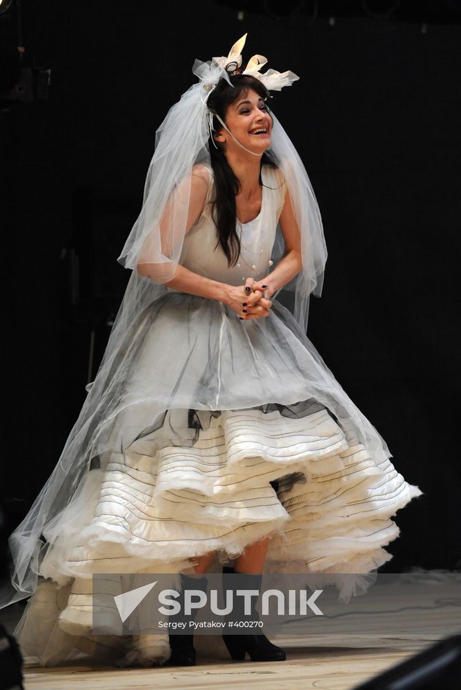 "The Threepenny Opera" staged at Chekhov Art Theater