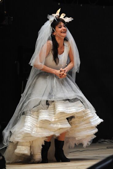 "The Threepenny Opera" staged at Chekhov Art Theater