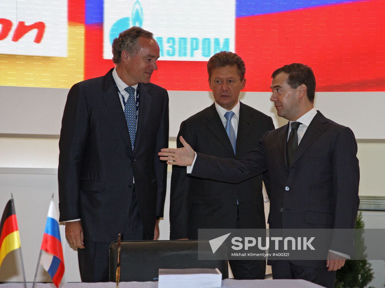 Dmitry Medvedev participates in St.Petersburg economic forum