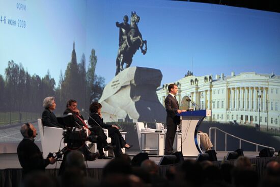 Dmitry Medvedev participates in St.Petersburg economic forum