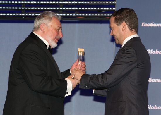 President Medvedev presenting Global Energy awards