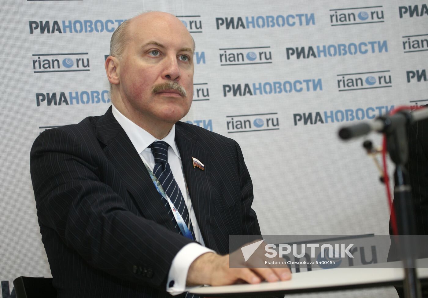 Dmitry Mezentsev briefs press at St. Petersburg Forum