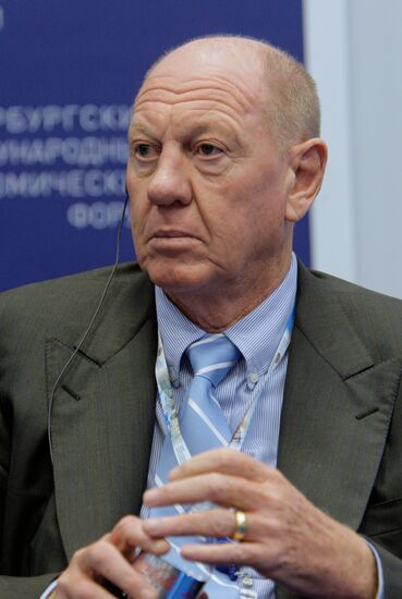 Neville Isdell at St. Petersburg Forum