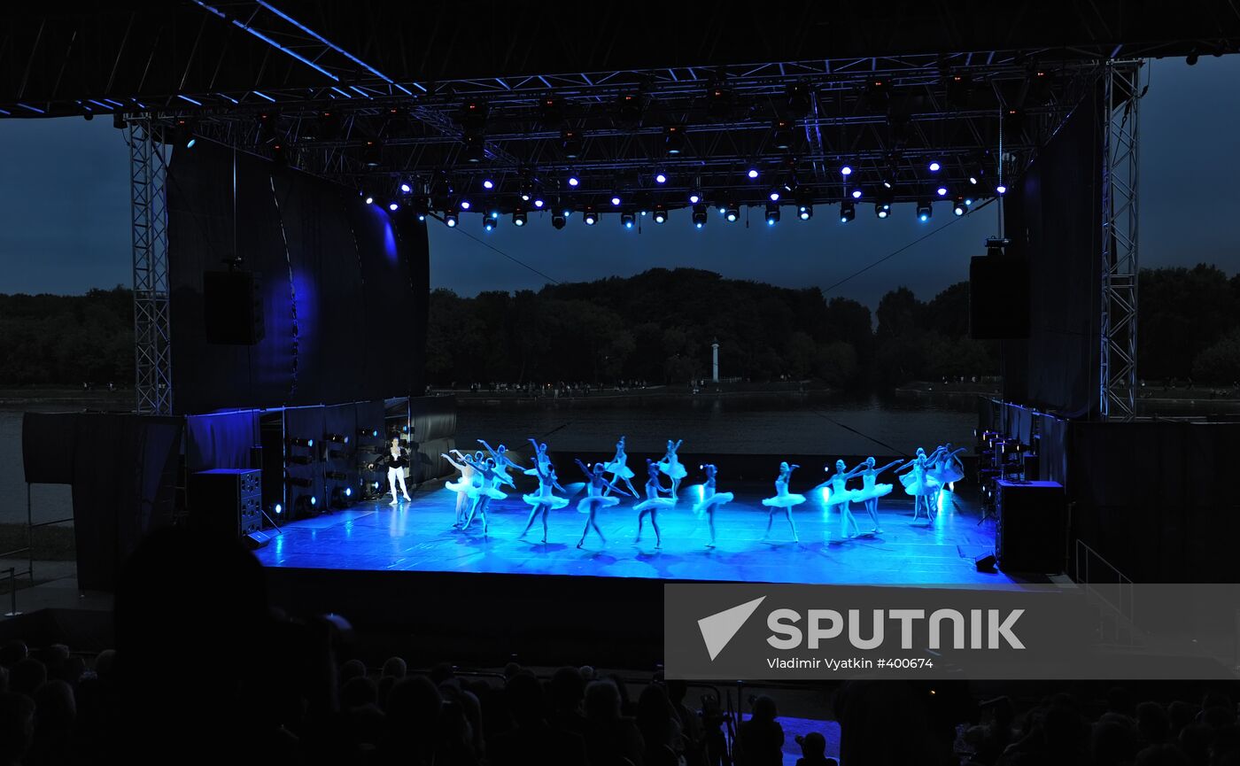 Open-air gala performance "Classical Ballet on Water"