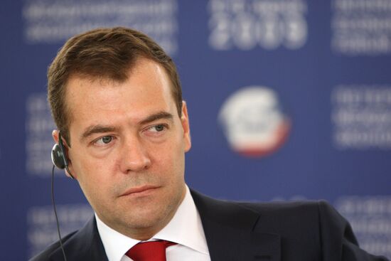 Russian President meets with international business leaders