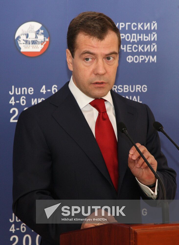 Russian President meets with international business leaders